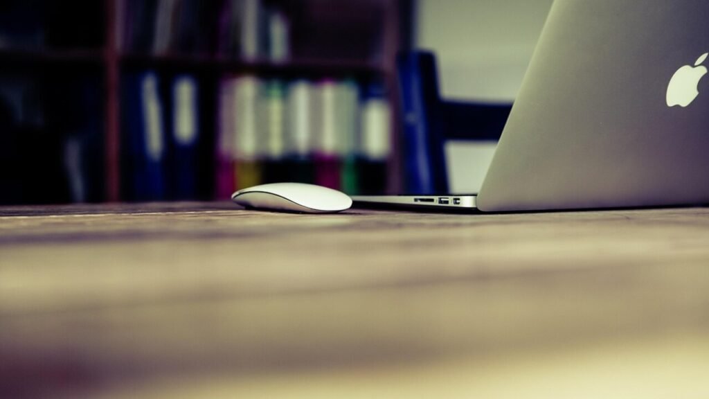 Arbeitgeberbescheinigung Ausländerbehörde Formular als PDF kostenlos downloaden